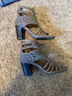 Woven Strappy Block Heel Sandals - Brown